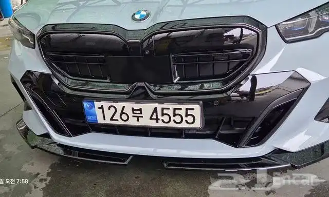 BMW 520 i mkit داخلي اوف وايت 2