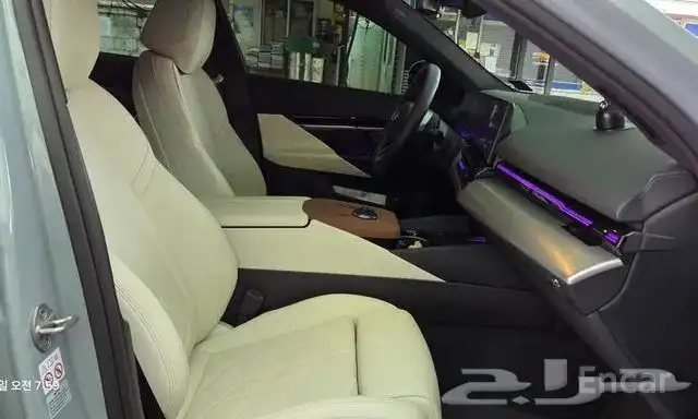 BMW 520 i mkit داخلي اوف وايت 10