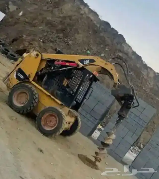 للإجار بوبكات ترنشر ودريل بسايق محترف رخصه 0