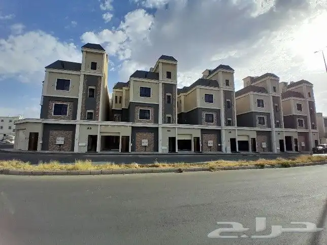 للبيع شقه دور ثاني مصعد راكب جاهز تشطيبVIPبدرة الموسي 550الف 1