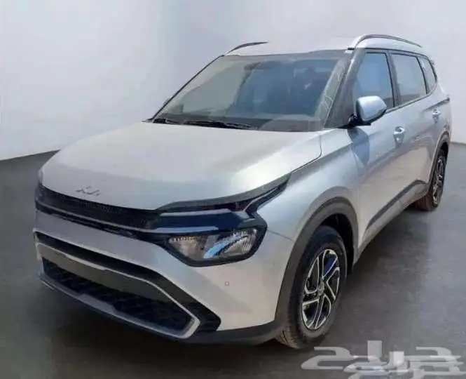 كيا كارينز استندر موديل 2025 1