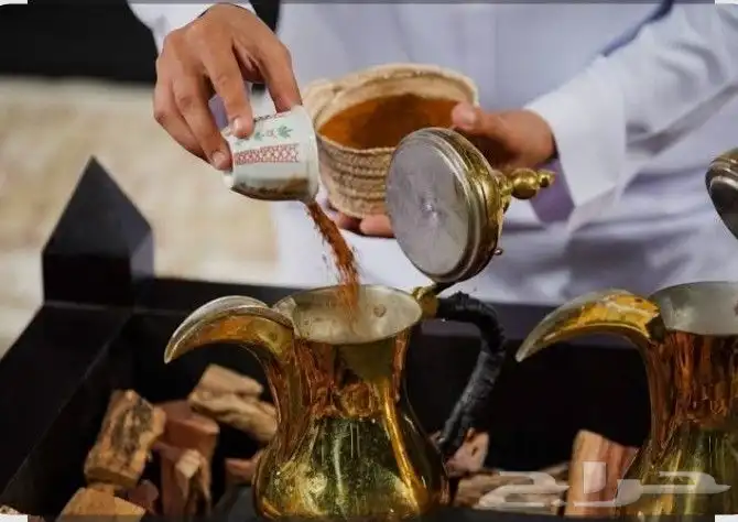 كراسي ملكيه متوفر بإعداد كبيره وجديده وجميع مستلزمات المنسبه 1