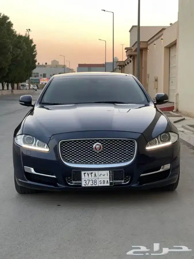 جاكور XJ LUXURY 2016 مستعملة للبيع 2