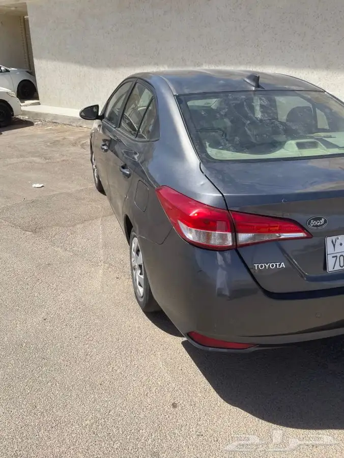 للبيع يارس موديل2018 2