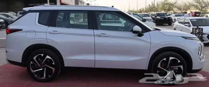 ميتسوبيشي اوتلاندر استندر دبل وبدون نص فل و بريميوم اقل سع 4