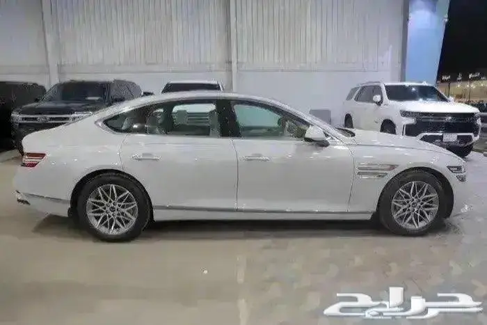 جينيسس G80 بريستيج بانوراما جلد اربعة سلندر موديل 2025 4