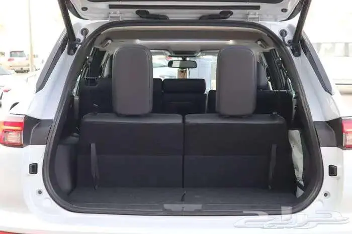 ميتسوبيشي اوتلاندر استندر دبل وبدون نص فل و بريميوم اقل سع 9