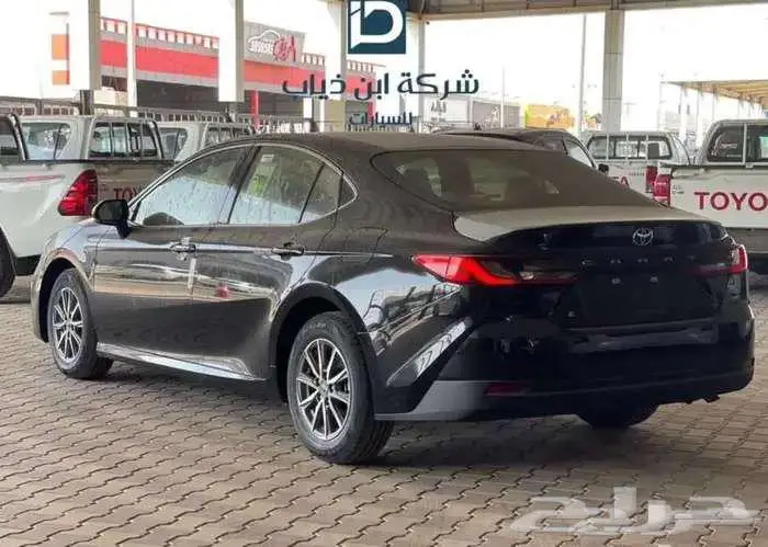 تويوتا كامري استاندر E بنزين 2025 1
