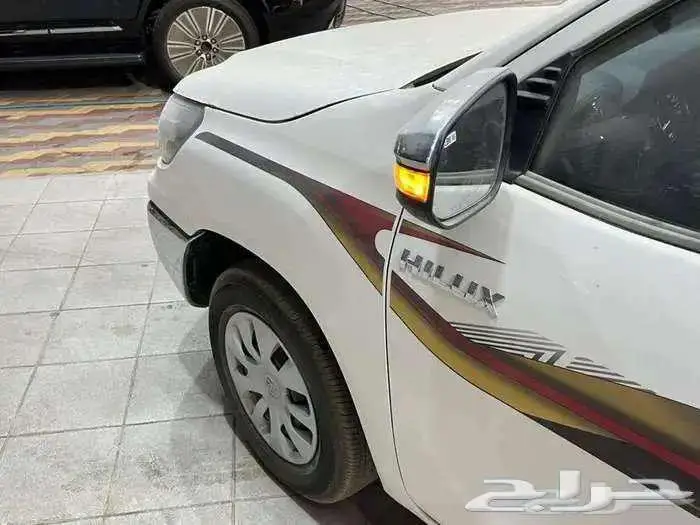 هايلوكس غمارتين بنزين اوتوماتيك بريمي 2025 بدون دبل 5