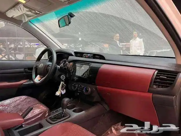 هايلوكس غمارتين بنزين اوتوماتيك بريمي 2025 بدون دبل 11