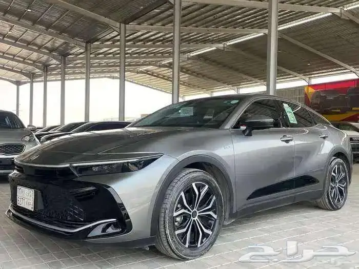 كراون بريميوم مستعمل 2025 11