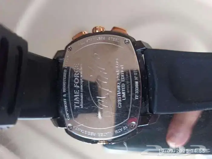 ساعة نادرة بتوقيع رونالدو للبيع أو البدل 6