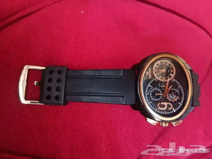 ساعة نادرة بتوقيع رونالدو للبيع أو البدل 7