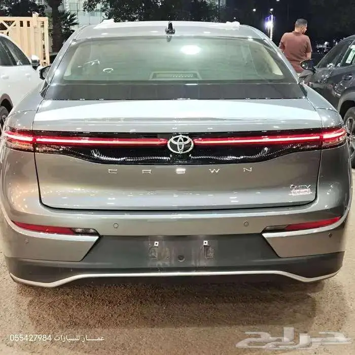 تويوتا كراون بريميوم هايبرد 2025 22