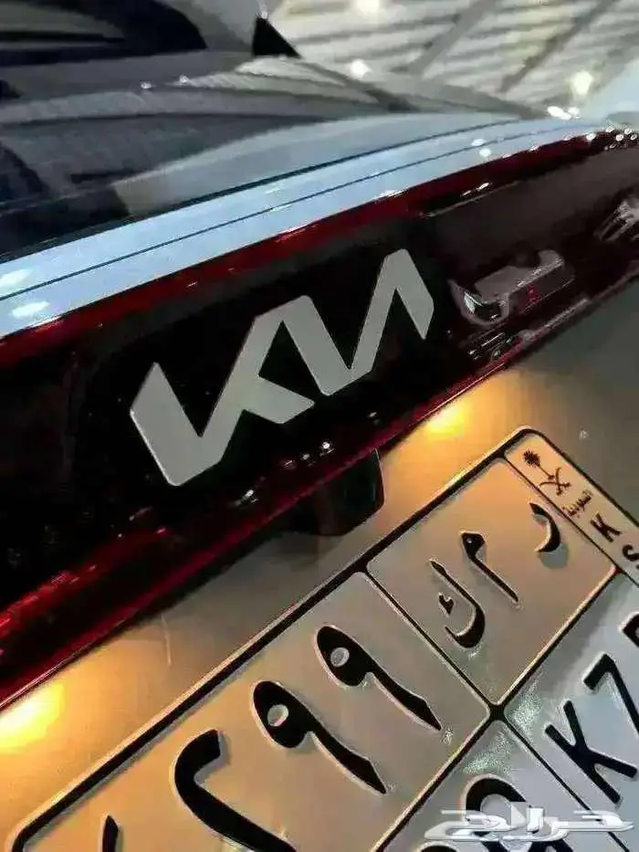 للبيع كيا كارنفال قراند 2022 عداد 49 ألف كم مخززنه 18