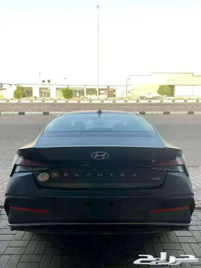 هيونداي إلنترا 2025 سمارت ابيض ورمادي ( كاش وأقساط ) 4