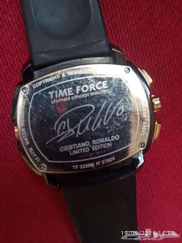 ساعة نادرة بتوقيع رونالدو للبيع أو البدل 5