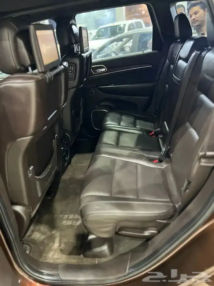 جيب شيروكي جراند 2015 فل كامل سعودي ماشي 139 الف 13