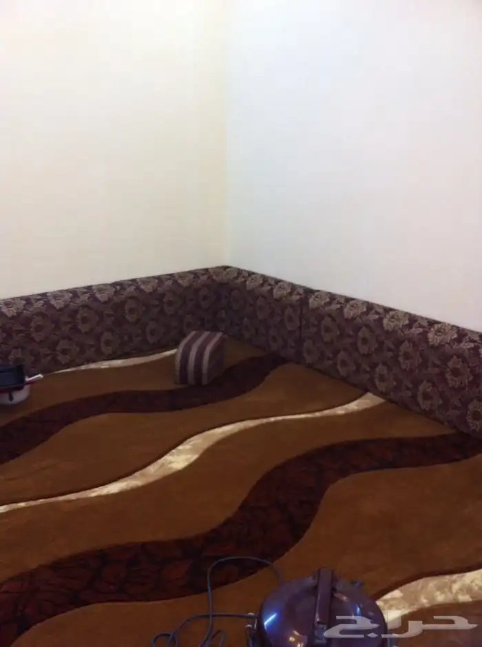 استراحة وشقق عزاب طريق اللواء الرابع موقع مميز 0