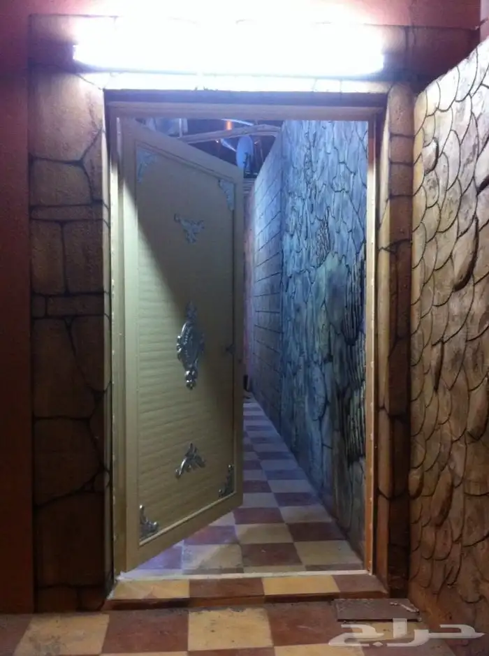 استراحة وشقق عزاب طريق اللواء الرابع موقع مميز 1