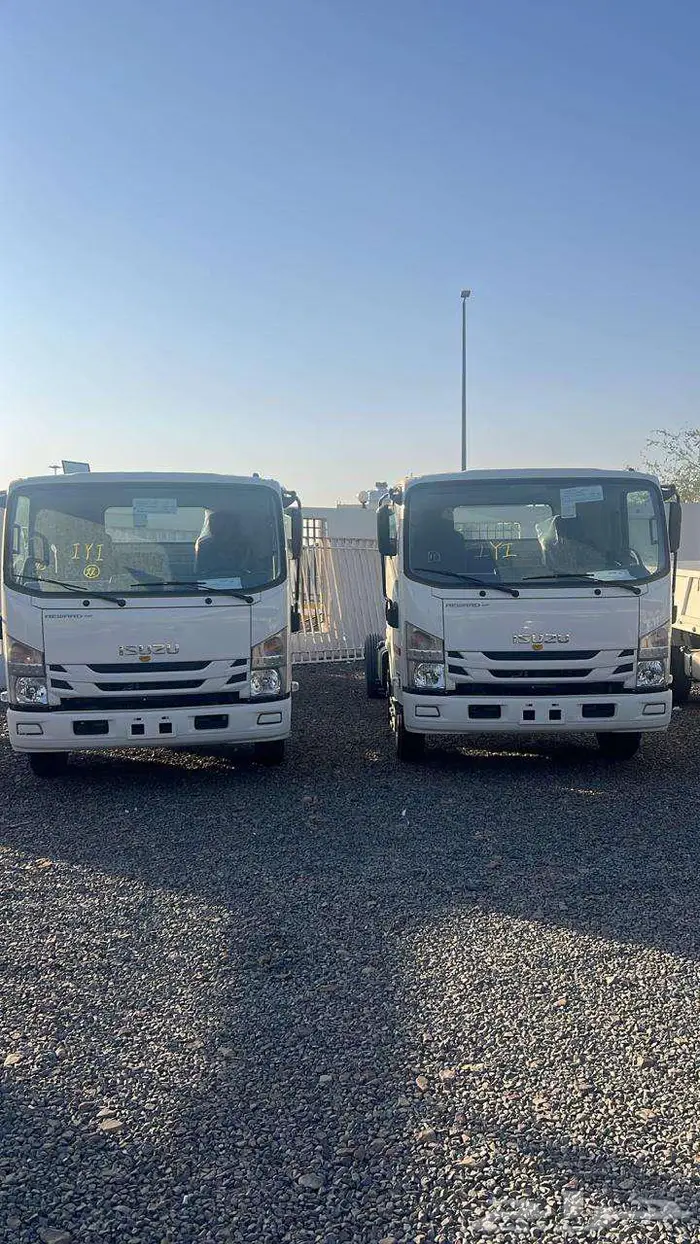عروض خاصة ايسوزو دينا 4 طن و 5 طن 0