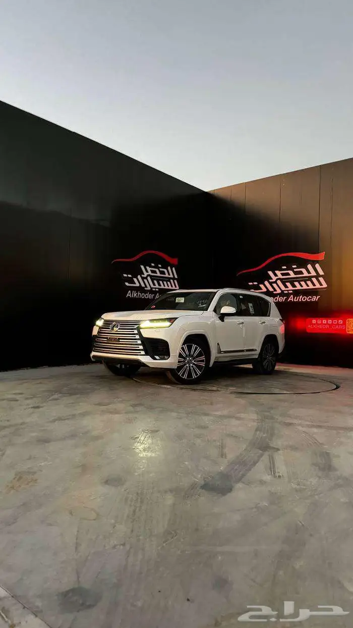 لكزس LX600 بي بي موديل 2025 سعودي لدى الخضر للسيارات 0