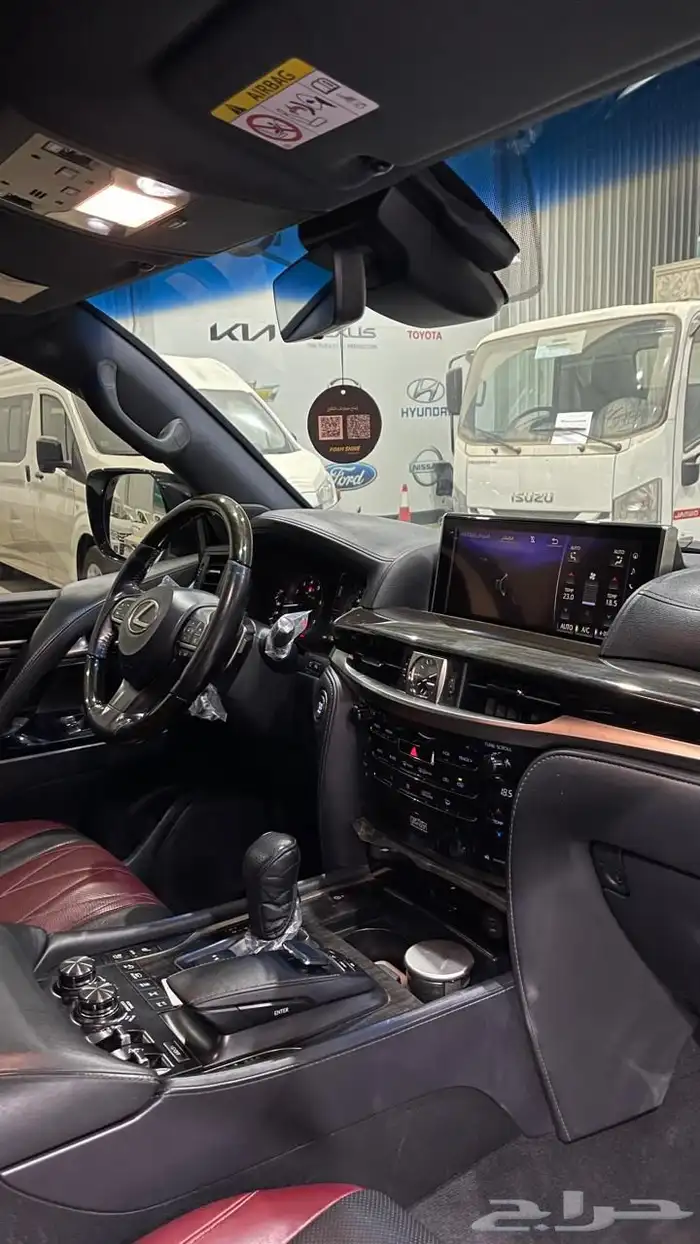 لكزس LX 570 بلاك اديشين 2020 1