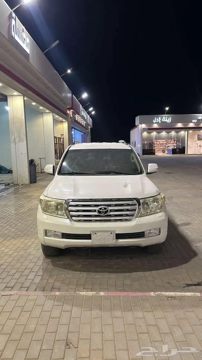 لاندكروزر 2011 2