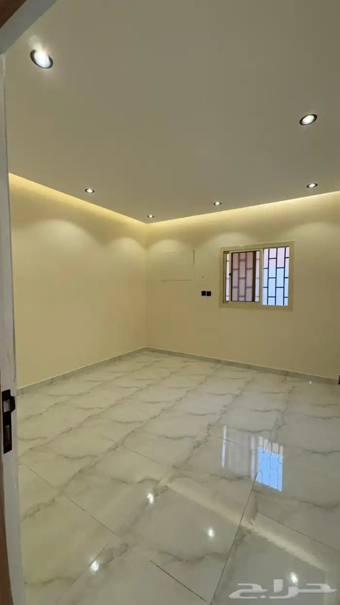 شقق 4 غرف وصاله للبيع بحي البوادي 3