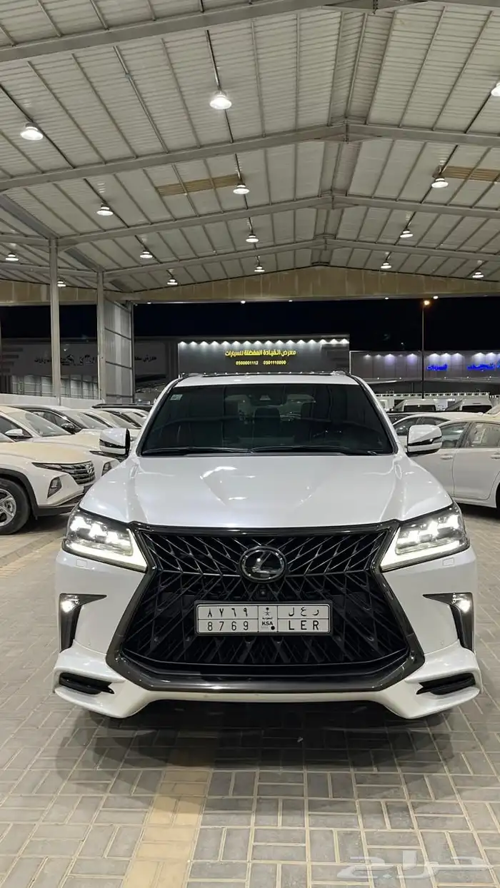 لكزس LX 570 بلاك اديشين 2020 6