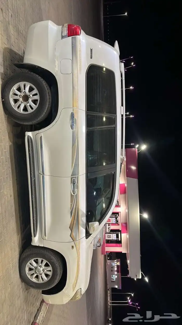 لاندكروزر 2011 3