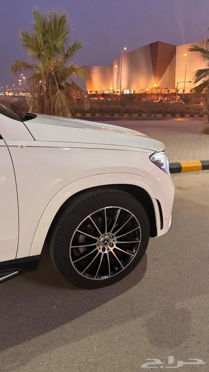 مرسيدس GLE 350 AMG ممشى قليل وبحالة الوكاله 2
