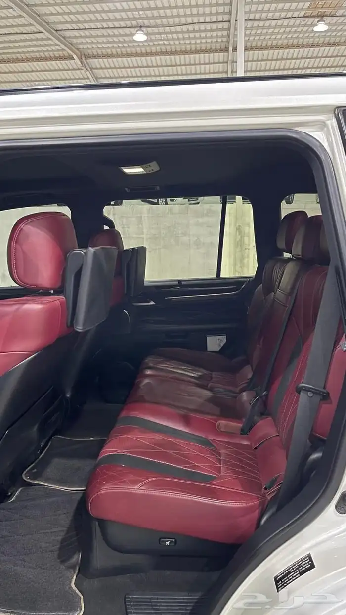 لكزس LX 570 بلاك اديشين 2020 14