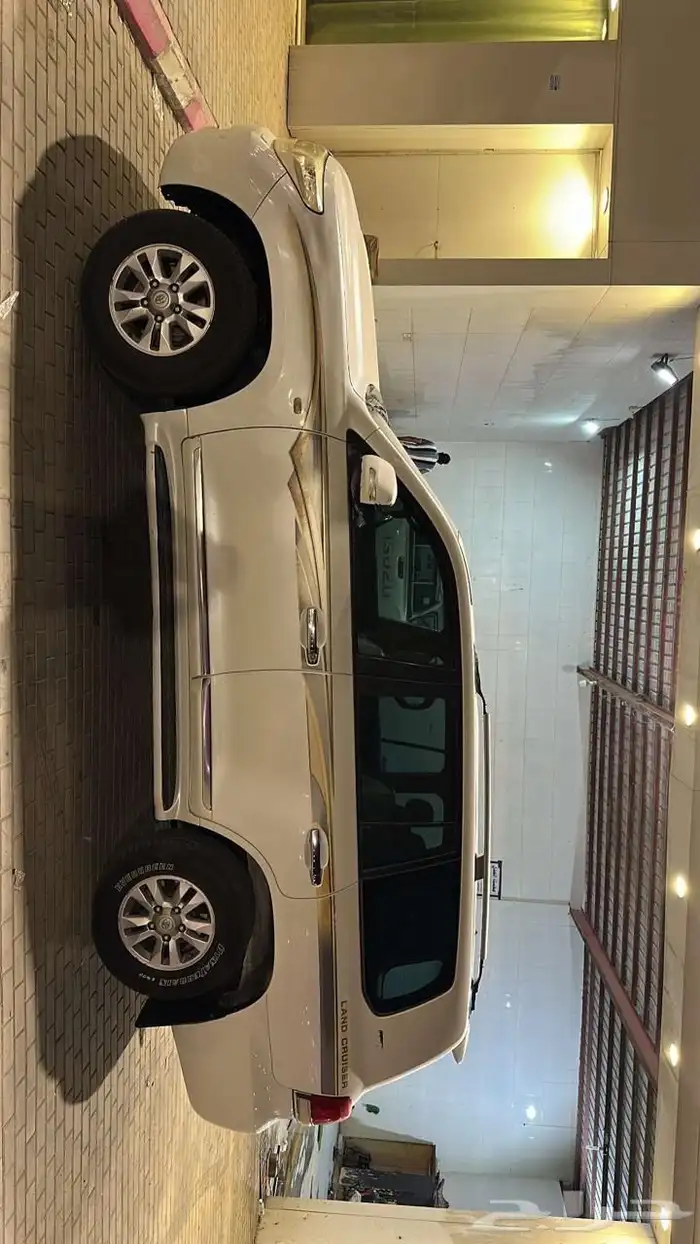 لاندكروزر 2011 6