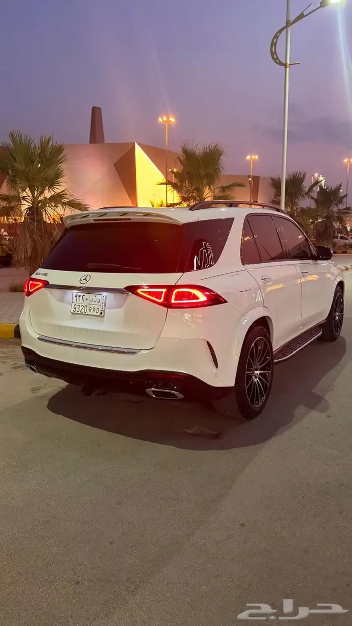 مرسيدس GLE 350 AMG ممشى قليل وبحالة الوكاله 6