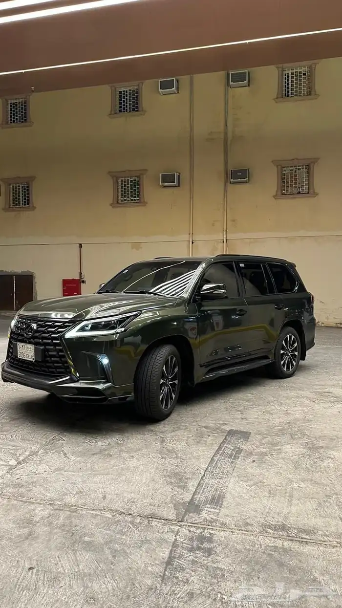 جيب لكزس 2021 بلاك ايديشن 1