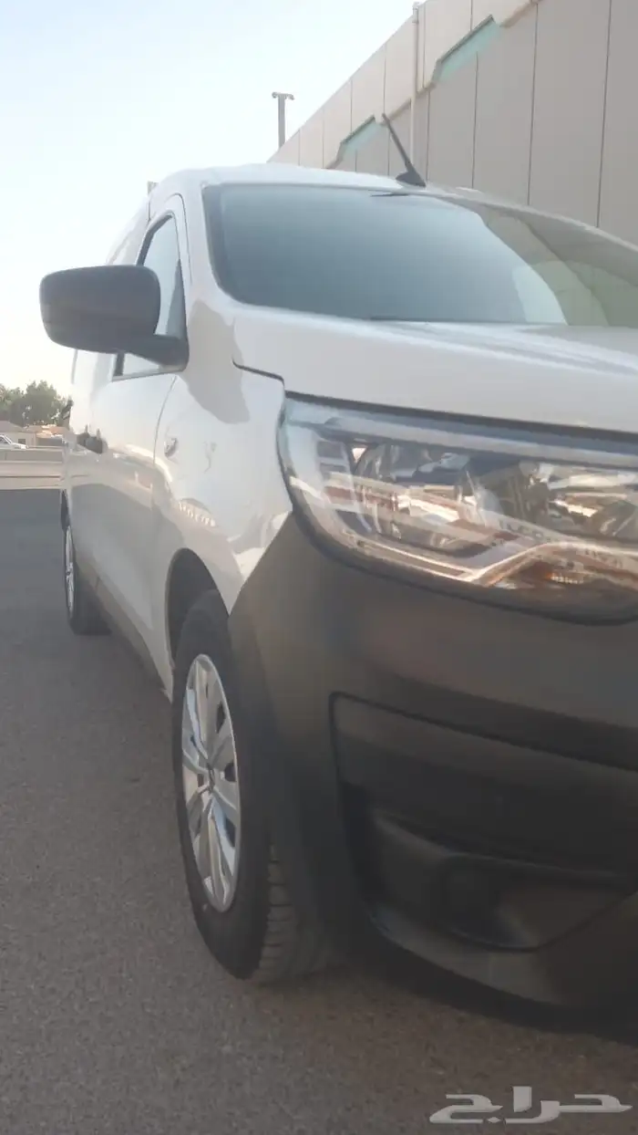 دوكر رينو 2023 4