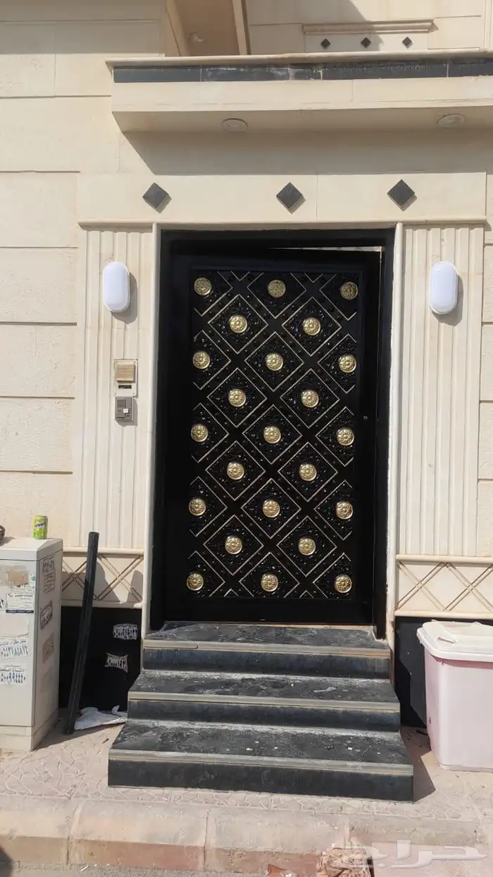 فله مع شقتين للبيع 1