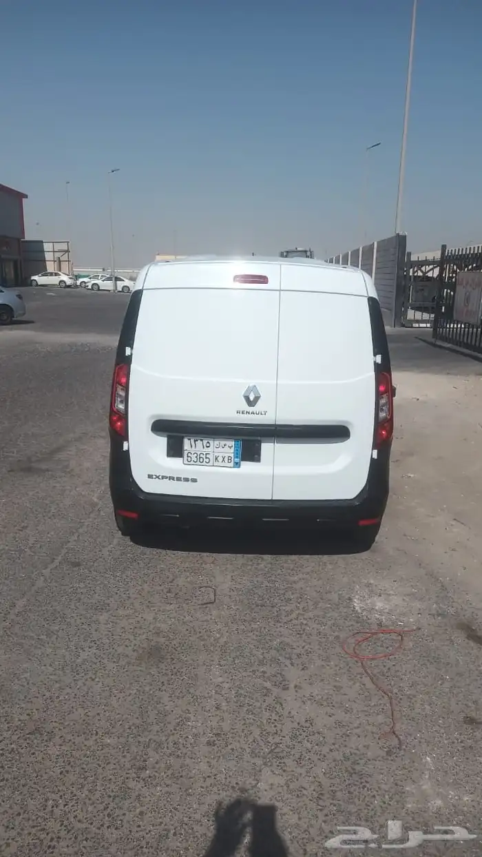 دوكر رينو 2023 12