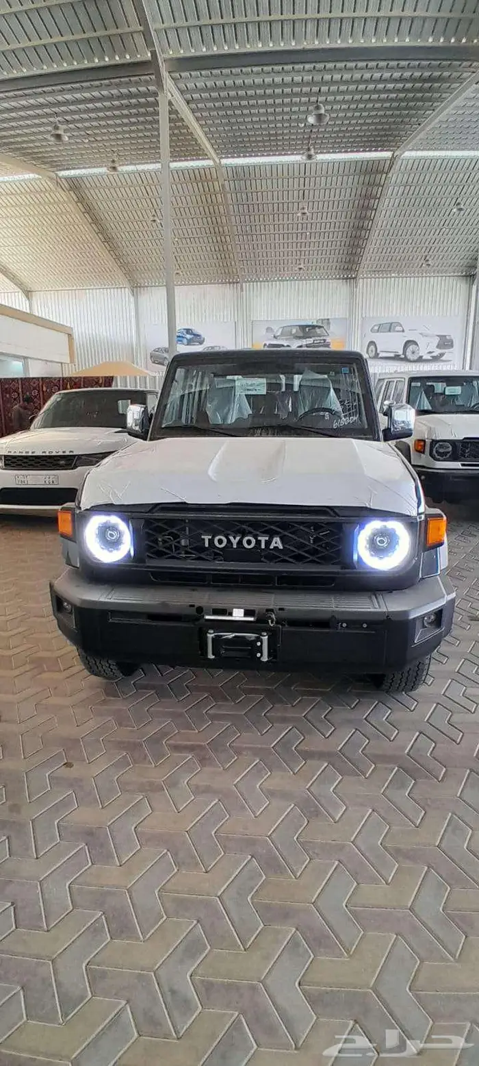 أقل سعر 255000 أسود ربع 5 أبواب ديزل سعودي 2