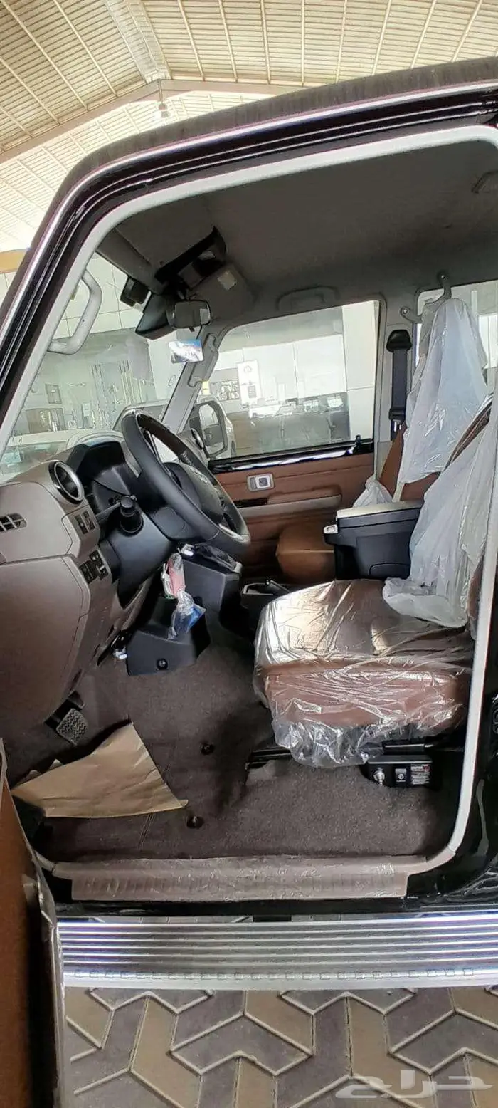 أقل سعر 255000 أسود ربع 5 أبواب ديزل سعودي 3