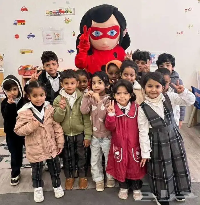 سوبر هيرو دعسوقه بطله خارقه (ladybug) خنفساء منقطه بالاسود 0