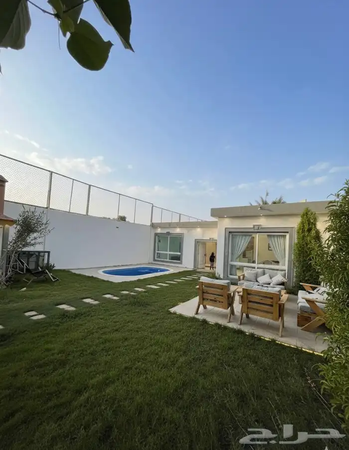 شاليهات تاجير متاح ب290 . الجمعة 480 متوفر واحد جمعة 10