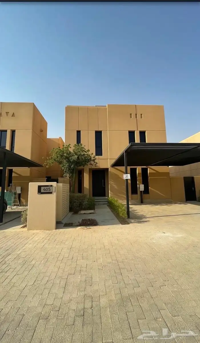 فيلا للبيع بطراز سلماني 75