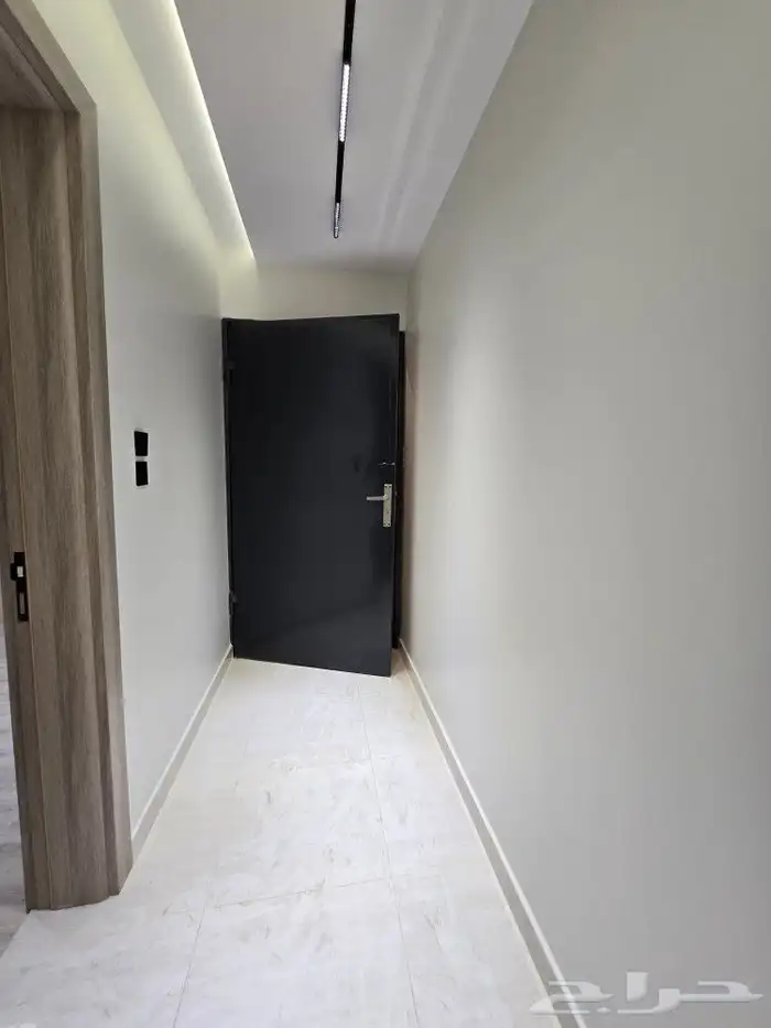 للبيع دور أرضي في عماره دورين6غرفVIP حوش مدخل سياره احدرفيده 9