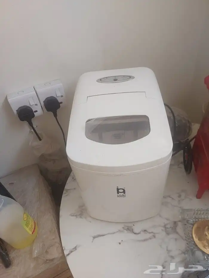 للبيع اثاث شاشه ومكيف وفرن شويه واغراض 0