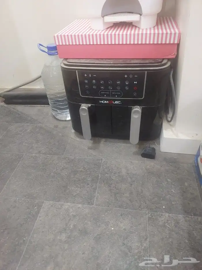 للبيع اثاث شاشه ومكيف وفرن شويه واغراض 12