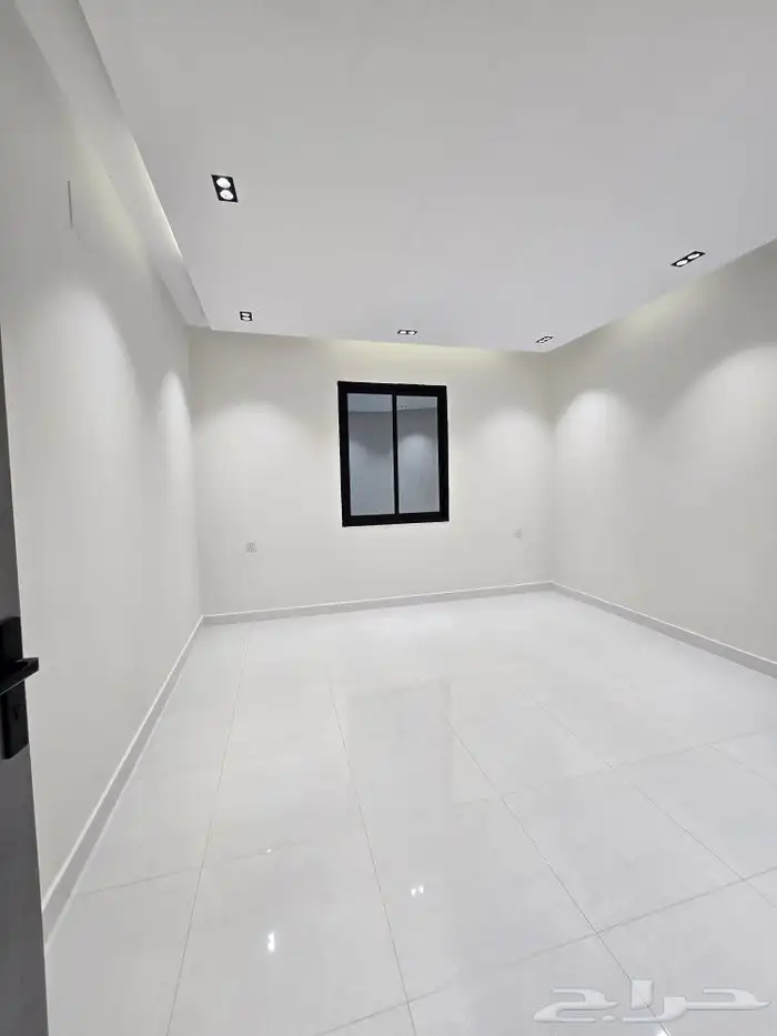 للبيع أدوار علويه 6غرف VIP سطح مستقل غرب الخميس وسط الخدمات 20