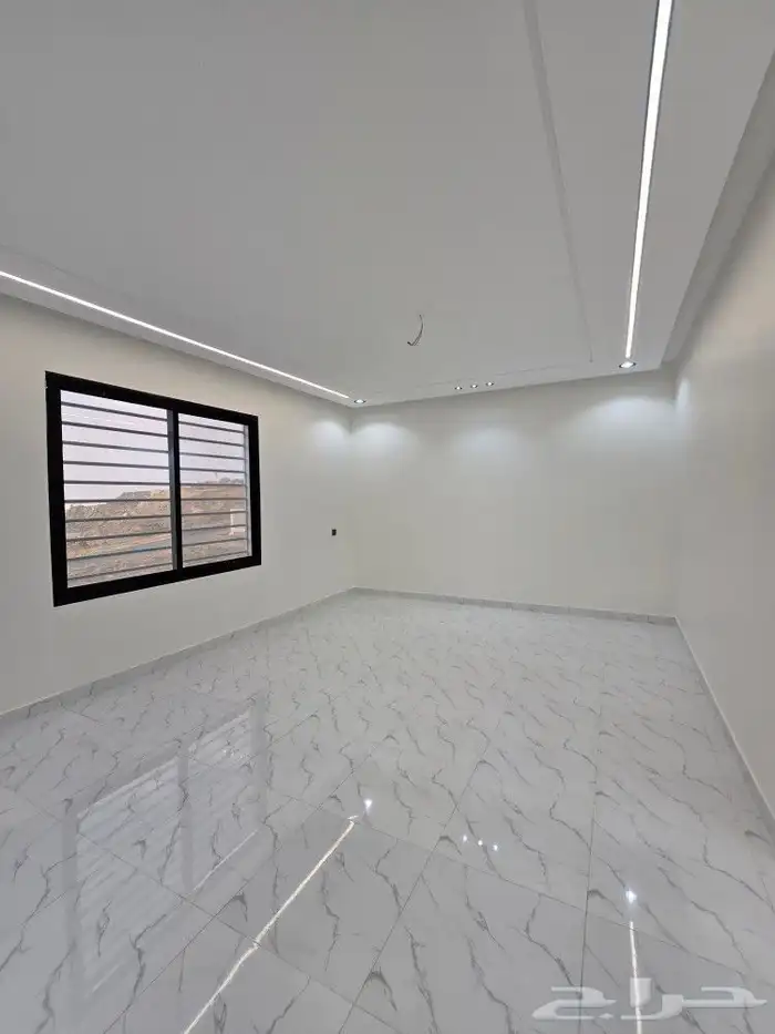 للبيع روف علوى مع ملحق مدخل مستقل مدخل سياره 650 ألف بالخميس 7