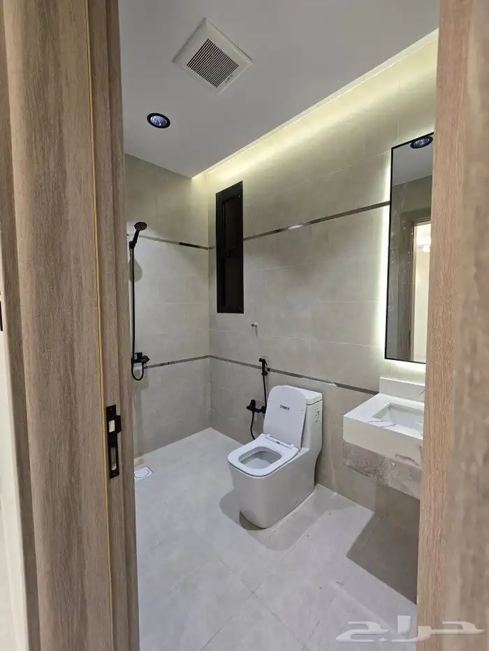 للبيع دور أرضي في عماره دورين6غرفVIP حوش مدخل سياره احدرفيده 19